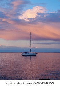 在拉斯维加斯不同赌场中发现的经典桌面与老虎机游戏